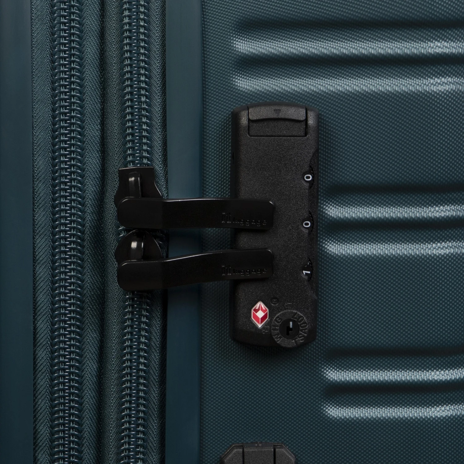 IT Luggage Fusional - 4pc Set (Mediterranean Green) 12 IT Luggage Fusional - 4pc Set (Mediterranean Green) - Image 12