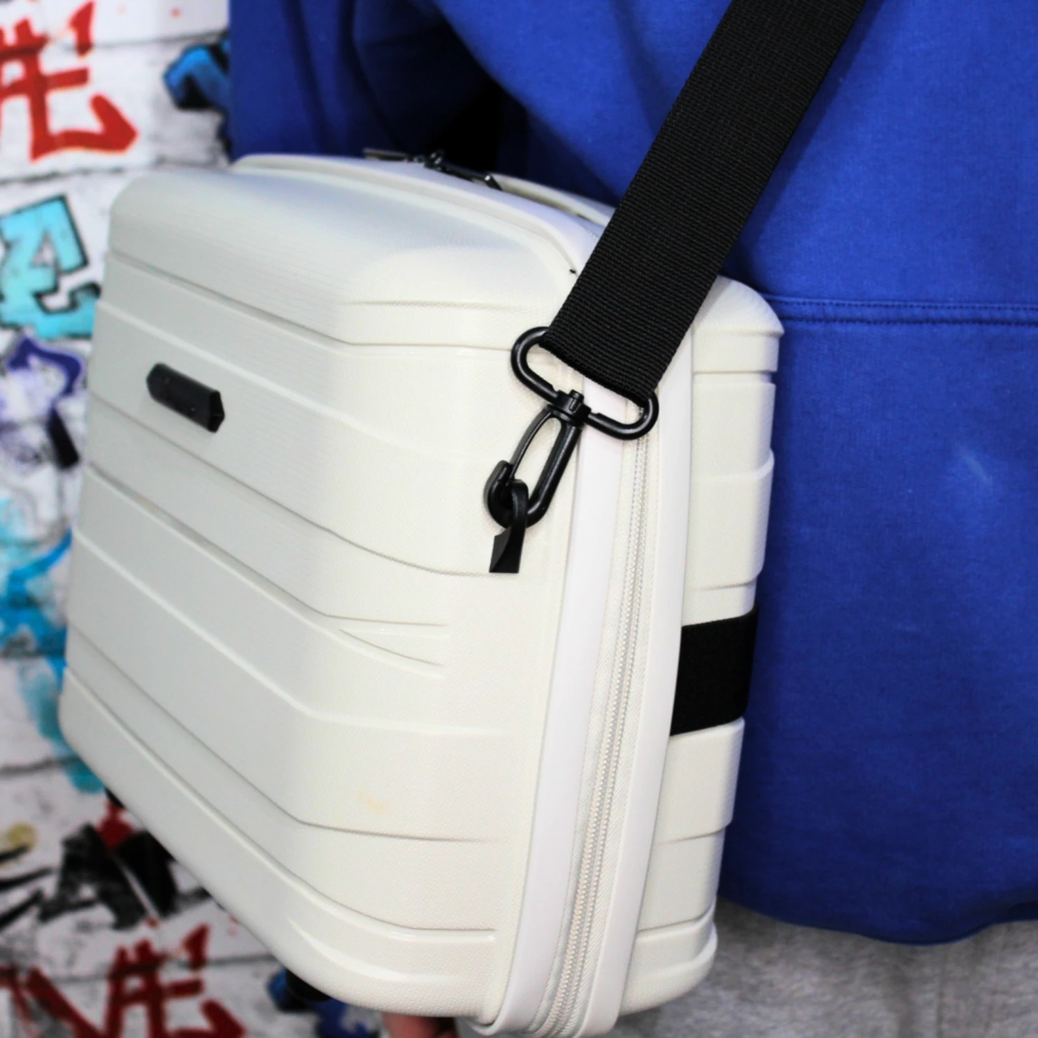 IT Luggage Momentous - Vanity Case (Pumice Stone) 6 IT Luggage Momentous - Vanity Case (Pumice Stone) - Image 6