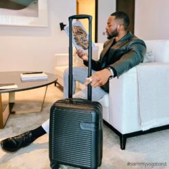 IT Luggage Valiant - 4pc Set (Black) -IT Luggage Store sammyvagabond bd35a928 af11 4643 bff6 abd96f152964